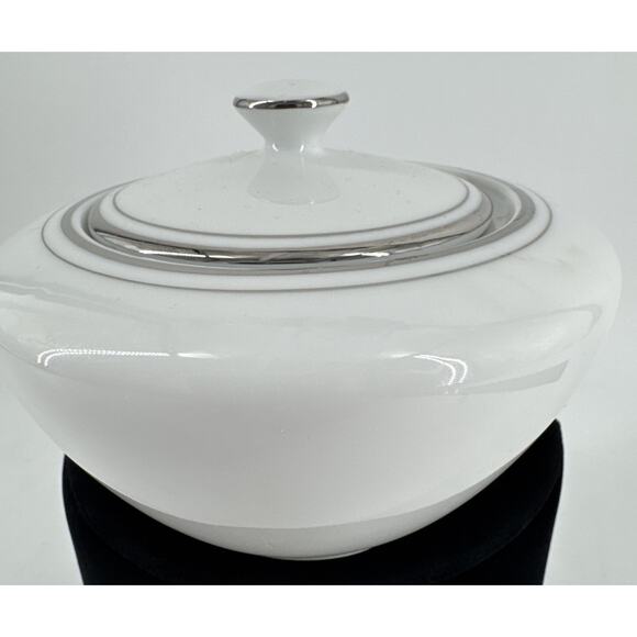 Covered Sugar Bowl Made in Japan Contour China with Platinum Bands Candlelight - Picture 4 of 11